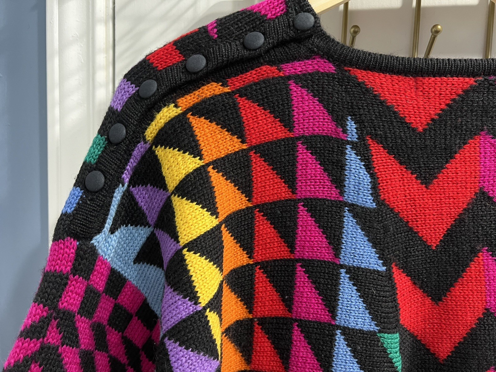 IB Diffusion Sz M Geometric Pattern 80s Awesome R… - image 3