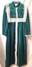 Gilligan O'Malley Womens Nightgown Vintage Velvet Velour Snap Long Green Small