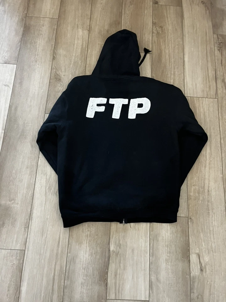 Sudadera con Capucha FTP Chenille Logo Cremallera L Negra Foto 2 de 4