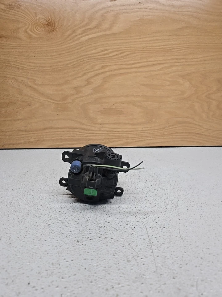 Jeep Compass 2017-2021 parachoques delantero izquierdo luz antiniebla Valeo 89211690 OEM Foto 4 de 4