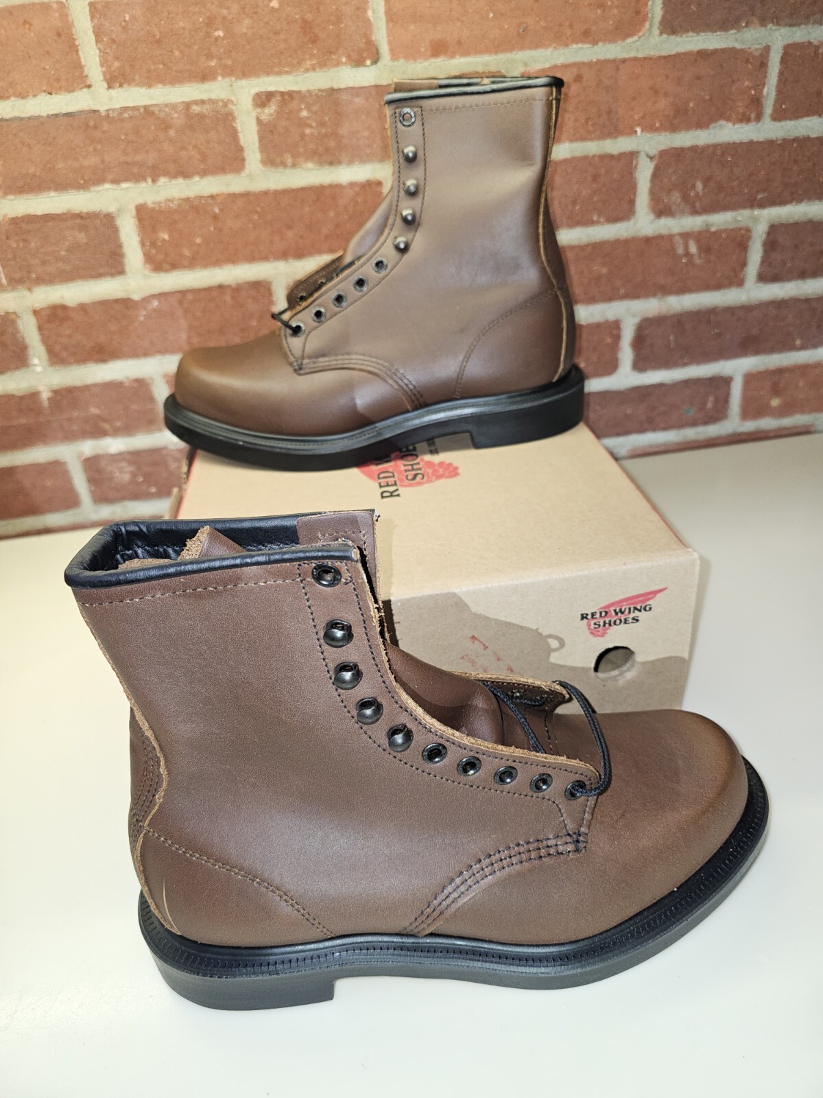 RED WING SHOE COMPANY STYLE 953, MEN'S 8INCH SOFT TOE BOOT NEW SZ 8.5