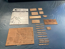 Ancien kit artisanal en bois flèche Ye Olde brouette et autres pièces avec notices