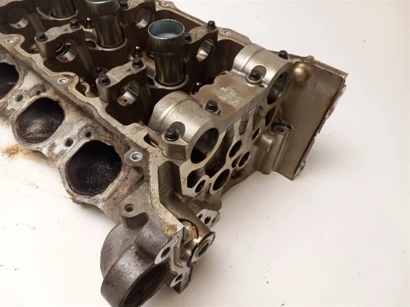 Cadillac CTS 2004-2009 culata lateral izquierda Foto 3 de 4