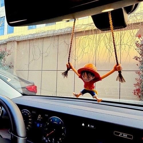Car pendant Luffy pendant automotive interior rearview mirror pendant - Foto 2 di 8