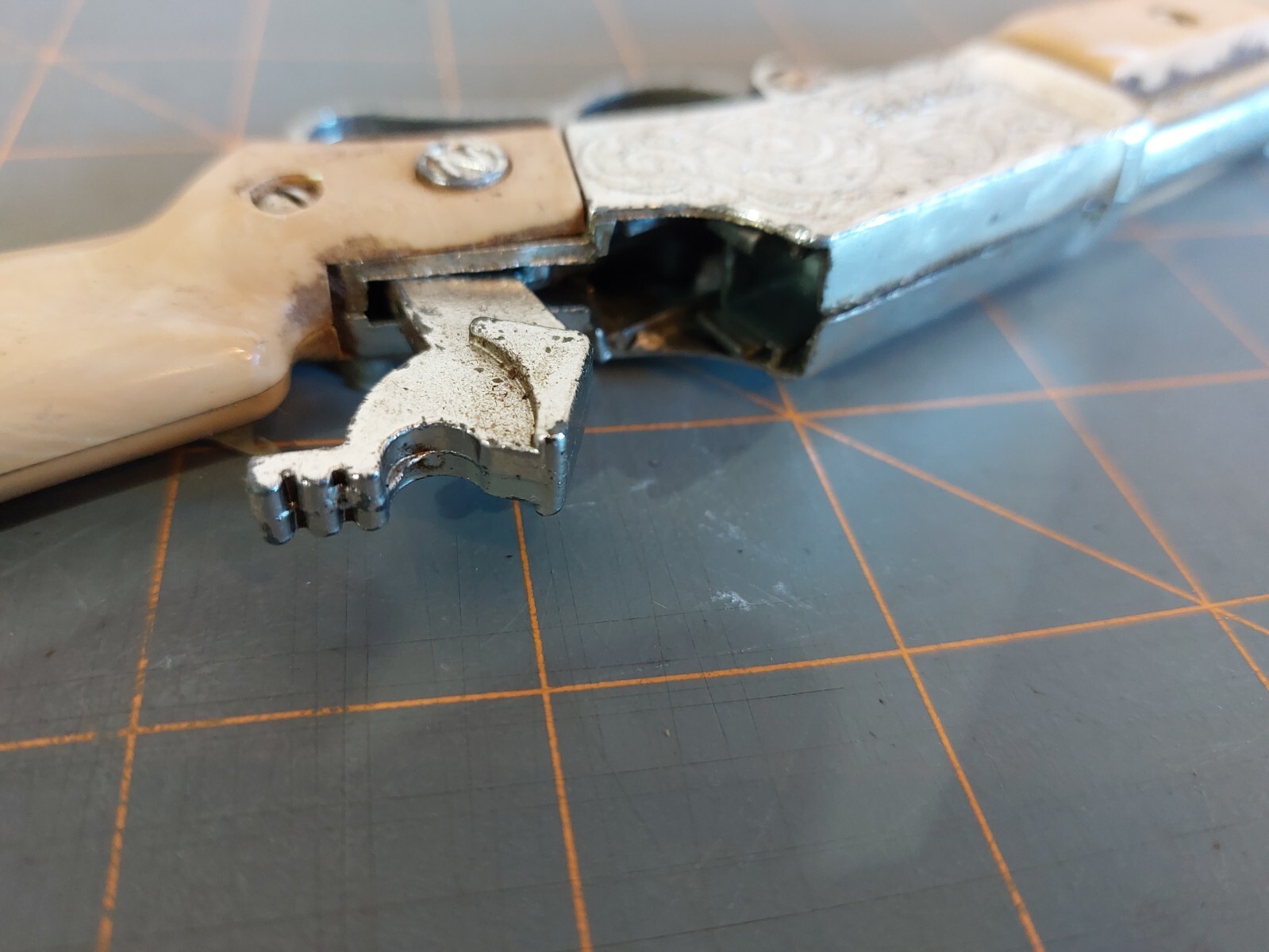 Vintage NICHOLS SpitFire CAP GUN Lever Action Rifle + Derringer