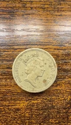 1991 QUEEN ELIZABETH II ONE POUND COIN WITH ERROR Upside Down