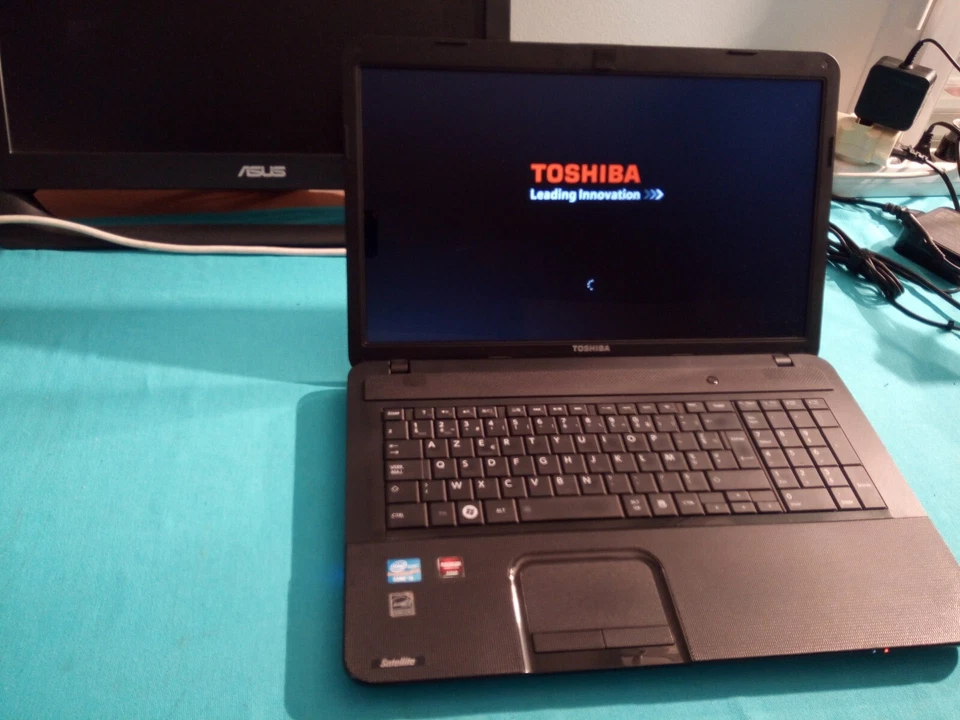 Toshiba L870 de (i5-2ém) RAM 4Go/500Go+SSD 60Go avec Windows 10/ (17,3" ) - Photo 3/4