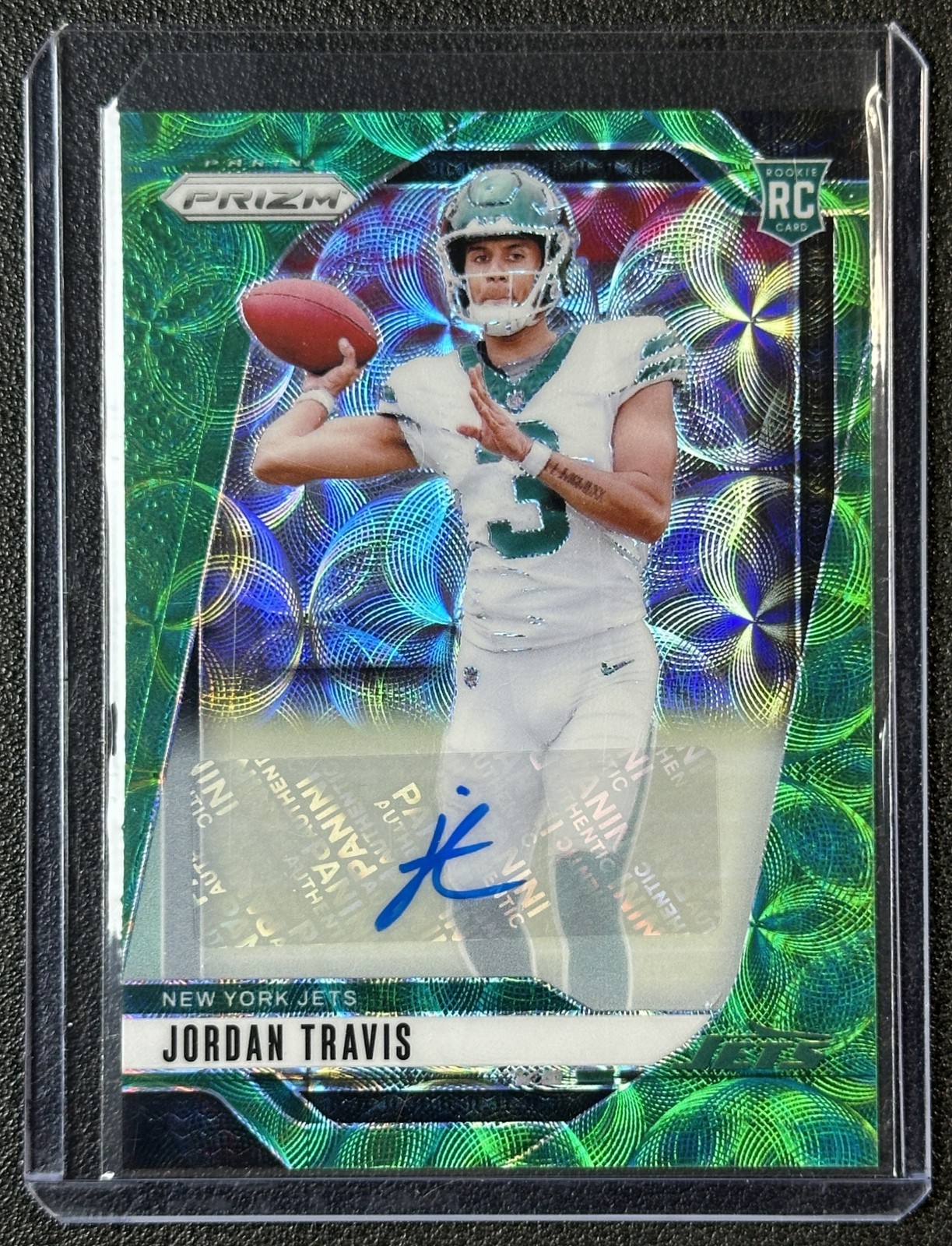 JORDAN TRAVIS 2024 PANINI PRIZM #359 AUTO GREEN SCOPE RC 45/75 JETS