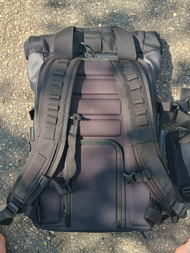 Wandrd PRVKE 21 Liter Camera Backpack - WITH Camera Cube, rainfly & hip-belt - Picture 3 of 11