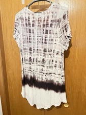 simply vera wang Short Sleeve Tshirt  Xl