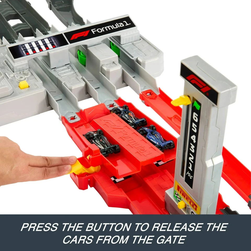 Hot Wheels Formula 1 Grand Prix Circuit Track Set with 3 Diecast Cars Scale 1:64 - Image 4 of 4