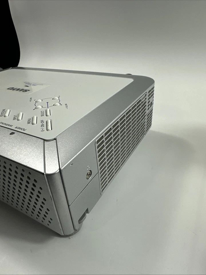 Sanyo PLC-XU73 Pro xtraX Multiverse Projector , Works! - Image 3 of 4
