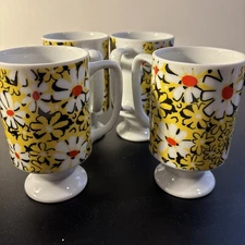 Royal Crown Arnart "Smug Mugs" collection Yellow Daisy 4 Mugs
