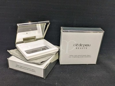Clé de Peau Beauté Brightening Powder Foundation Case brand new in box