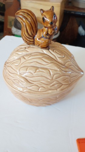 Vintage Squirrel On Top Of The Nut Container With Lid - Picture 11 of 13