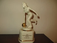 - Lenox China BOWLING TROPHY Women  9"  24Kt Gold trim USA  RARE !!