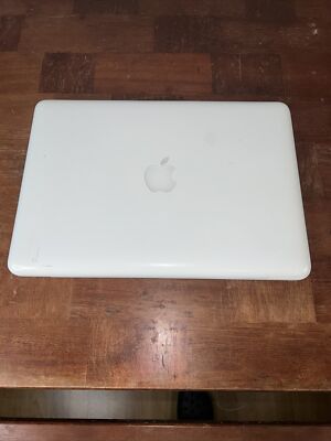 Apple MacBook A1342 13.3'' Laptop - MC207LL/A (October, 2009)