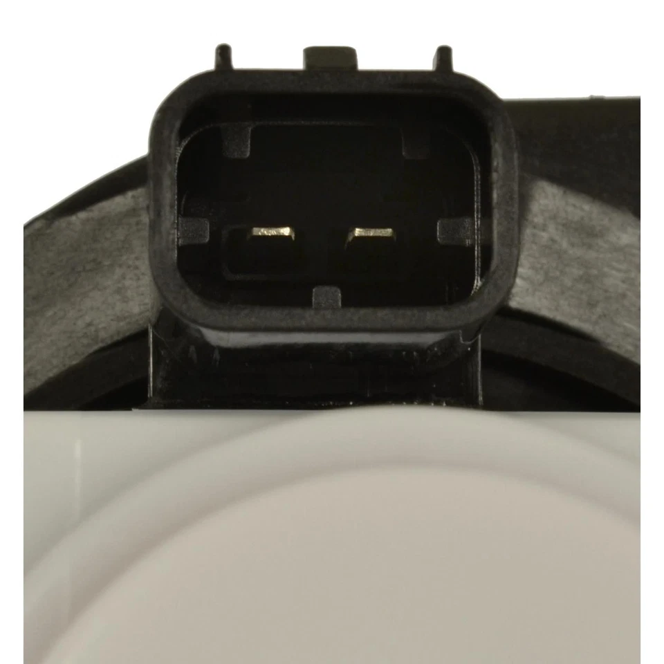 Bote de vapor Standard Motor Products CP3610 para 12 Jeep Liberty Foto 2 de 4