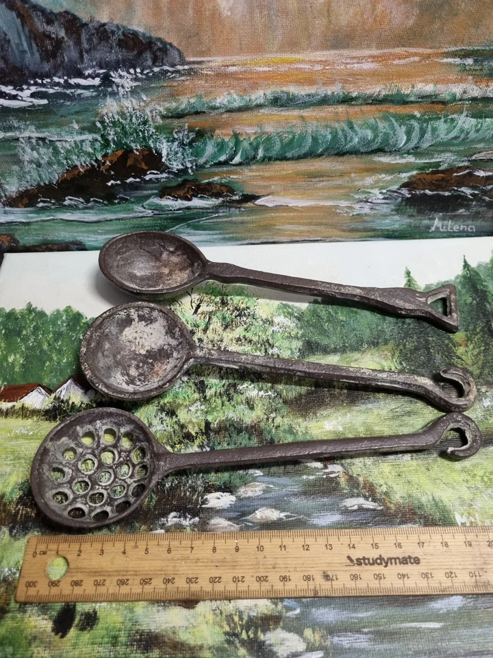 VTG Set of 3 cast iron cooking utensils - Image 4 of 4