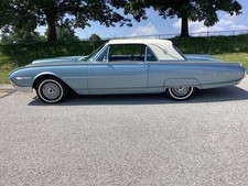 1962 Ford Thunderbird 