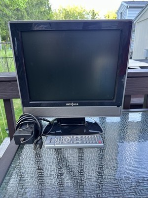 Insignia NS-LCD15 15'' 720p 4:3 LCD TV for Retro Gaming Component S-VIDEO. Remote