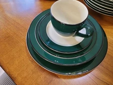 International Tableworks Holiday Hunter Green Dinnerware Service for Four