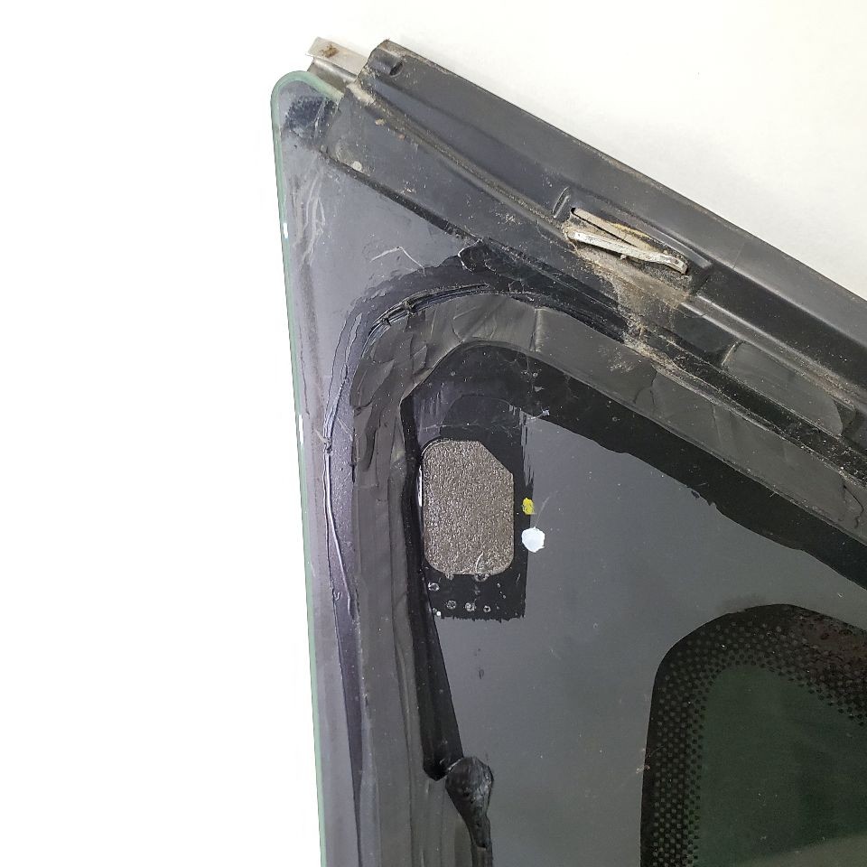 2017 18 19 20 21 22 23 2024 Maserati Levante OEM Right Rear Side Quarter Glass