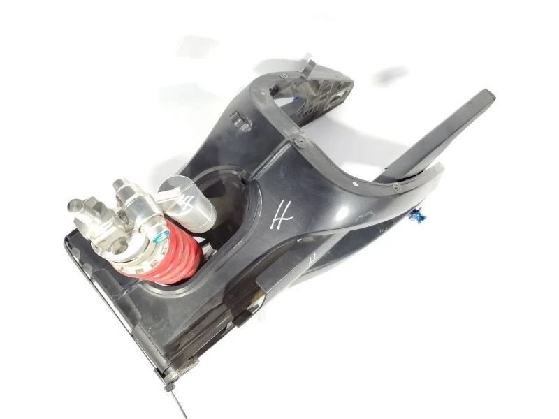Brazo basculante trasero y amortiguador OEM 2004 YAMAHA YZF-R6 Foto 2 de 4