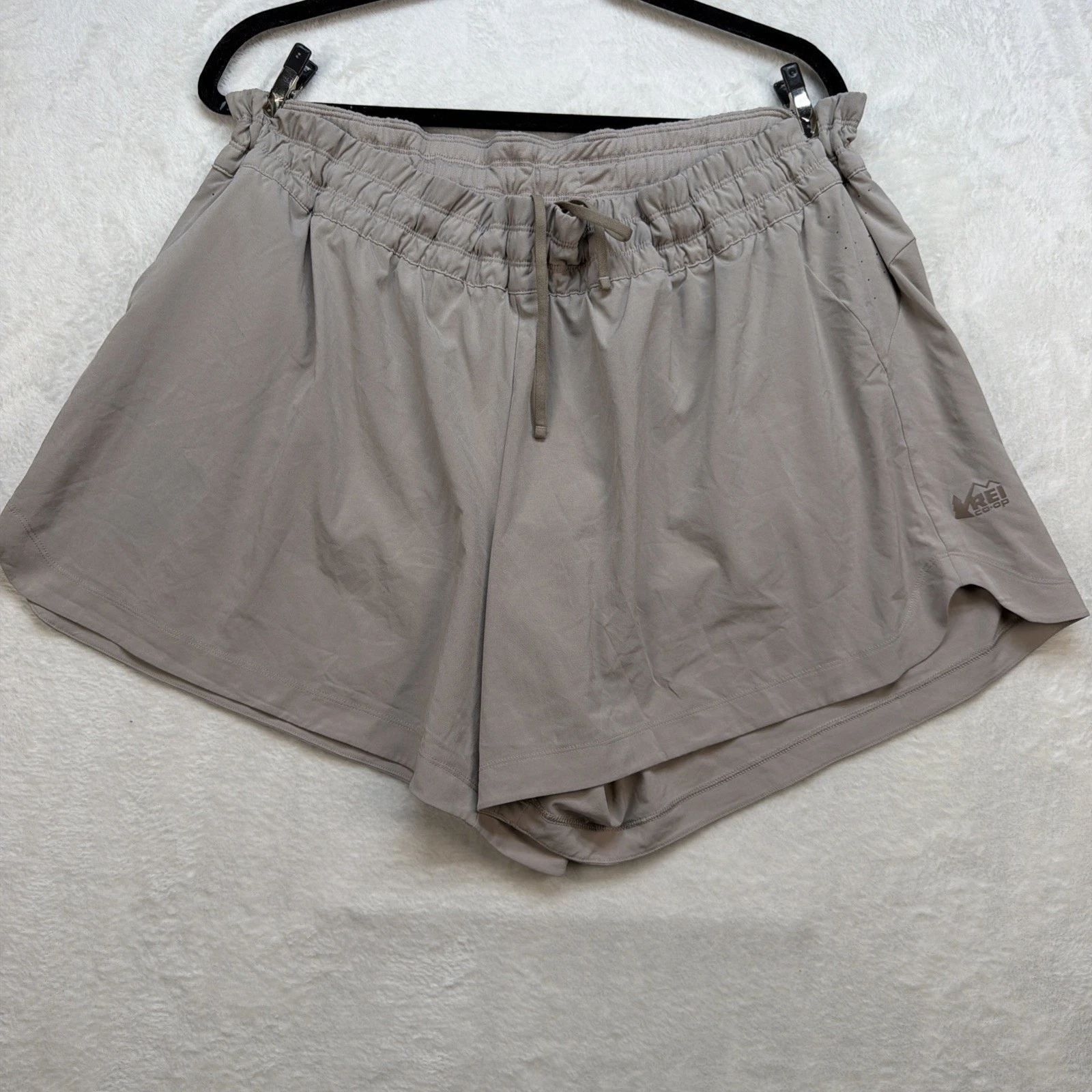 REI Co Op Hiking Shorts Mens 2XL Beige Lightweight Trail Outdoor Elastic Waist