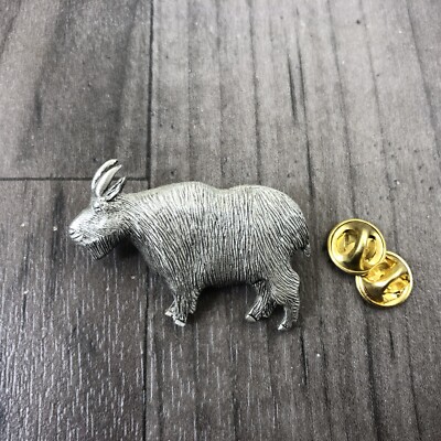 Abzeichen Billy Goat Gruff Zinn Metall Pin guter Zustand Doppelnieten feine Details
