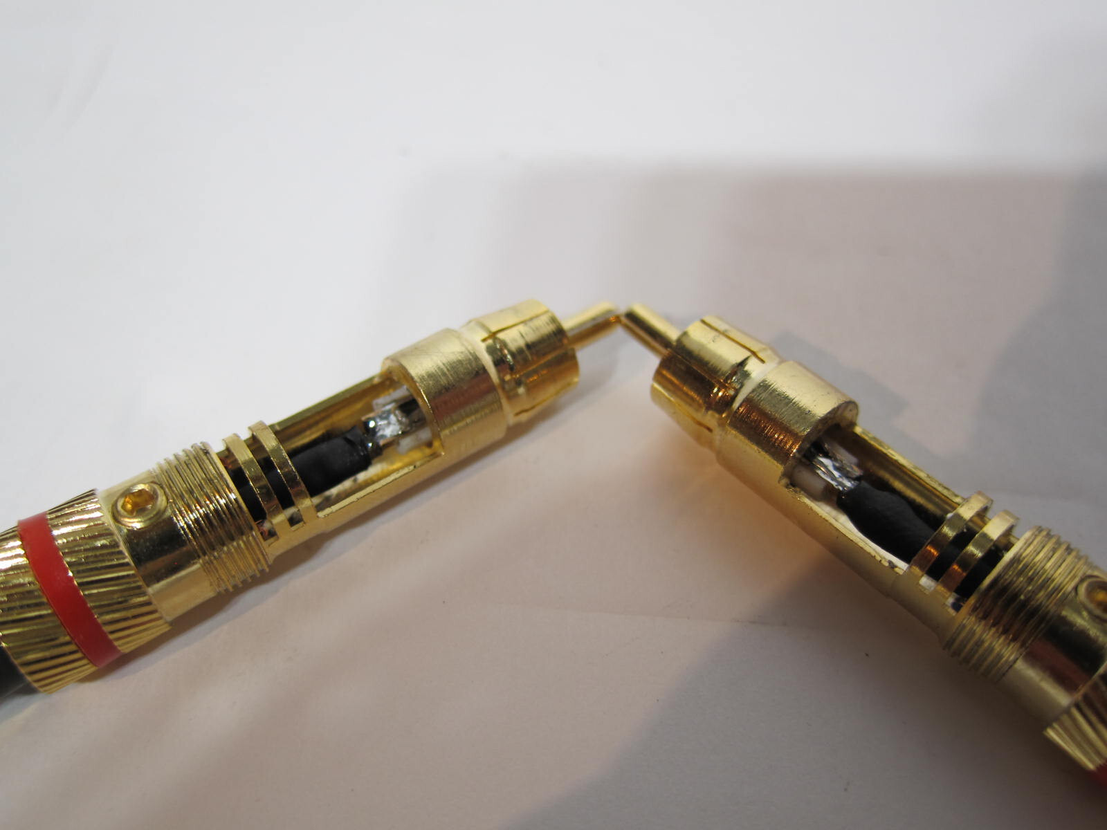 Analog Art Interconnects [Mogami W2534 Quad Cable & WBT-0144 Germany Lock Plugs]