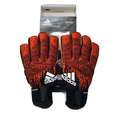 predator football gloves