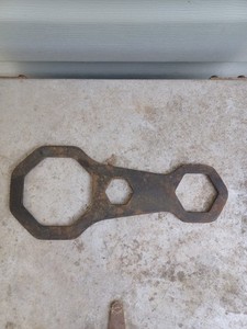 1910's  1920's  Antique Hub Cap Wrench Ford Chevrolet Dodge Essex Nash Buick