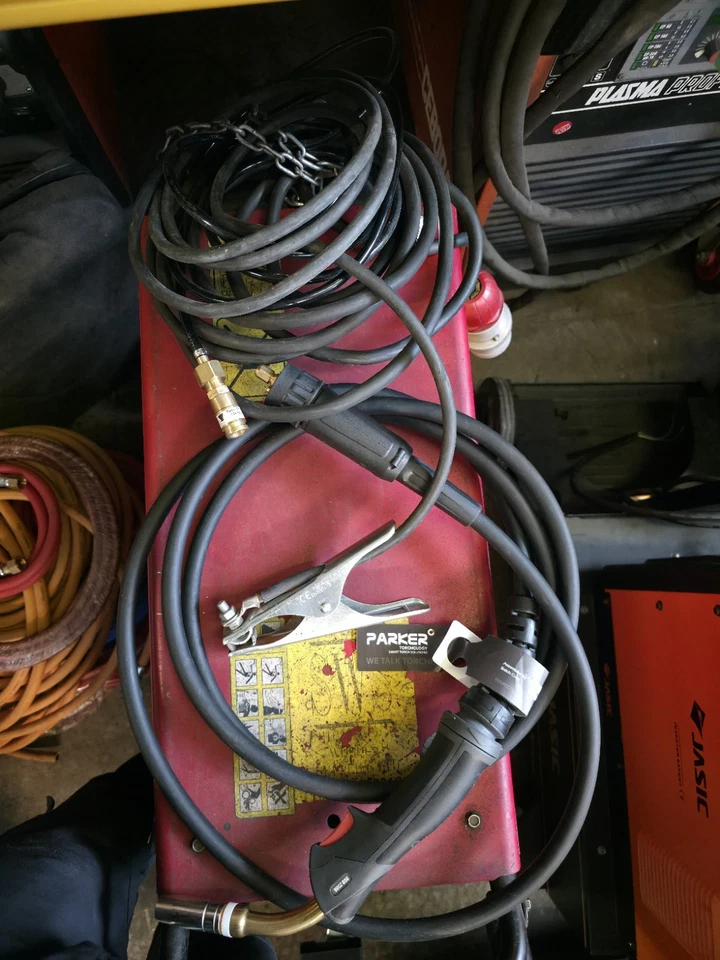 LINCOLN POWERTEC 305C COMPACT 3 phase MIG WELDER 4 roll drive - Image 4 of 4