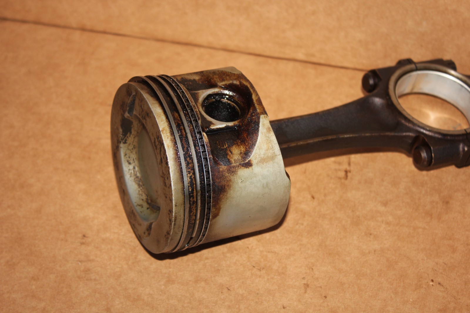 UE72394 Bentley Continental R 1993-1994 Piston + UE9840 Rod 6.75 Engine X1 Piece