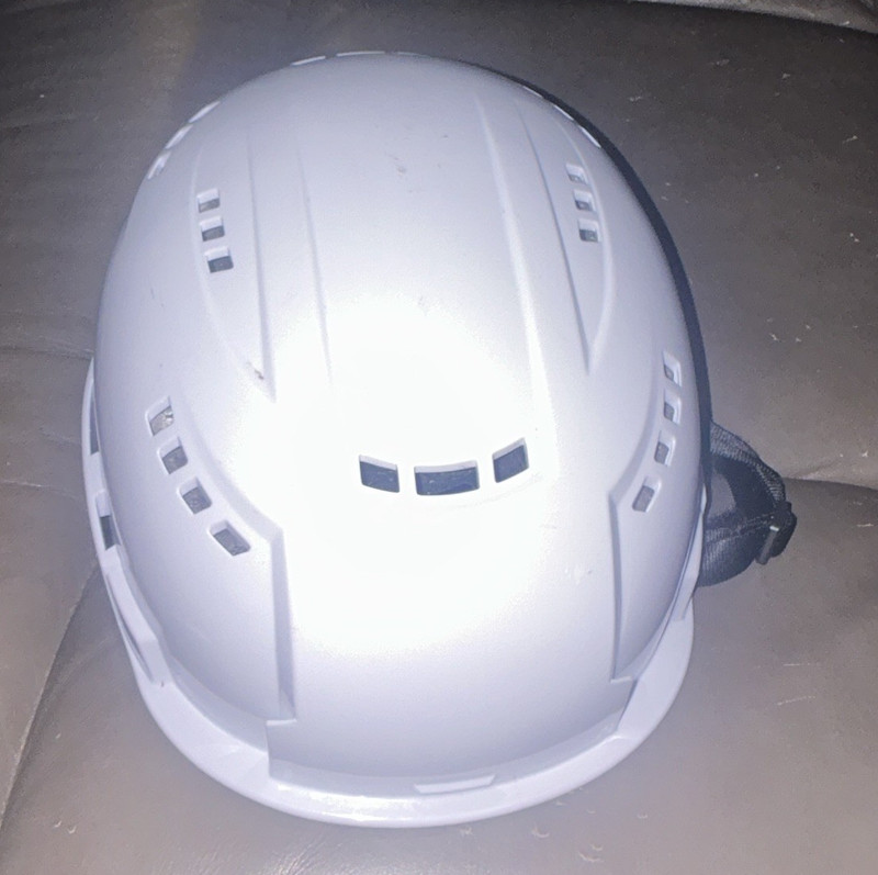 Milwaukee BOLT White Hard Hat w/ Ratchet Suspension, ANSI Class C