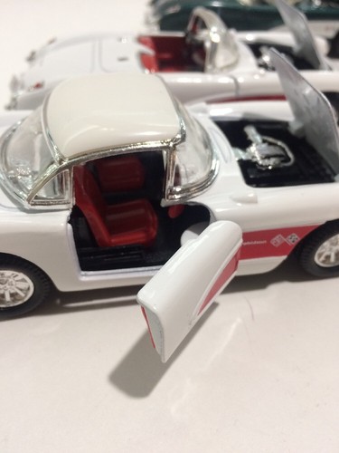 1957 Chevrolet Corvette-1:34 Die Cast w/Pull Back Power & Opening Doors And Hood - Picture 7 of 7