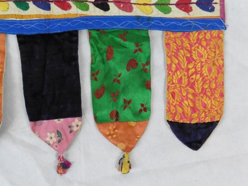 Vintage Embroidered Banjara Mirrored Indian Toran Wall Hanging - Picture 4 of 7