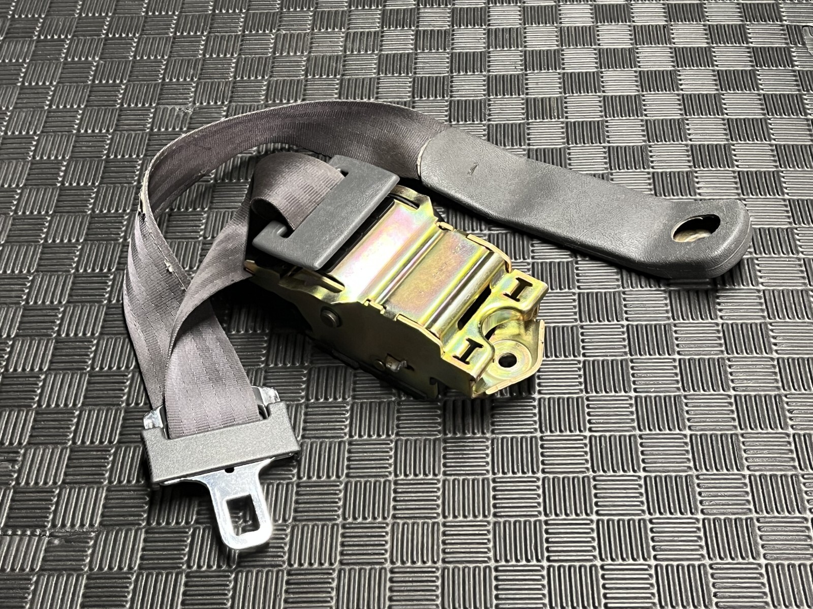 1999 Chevy Camaro PASSENGER SEAT BELT RETRACTOR GRAY OEM