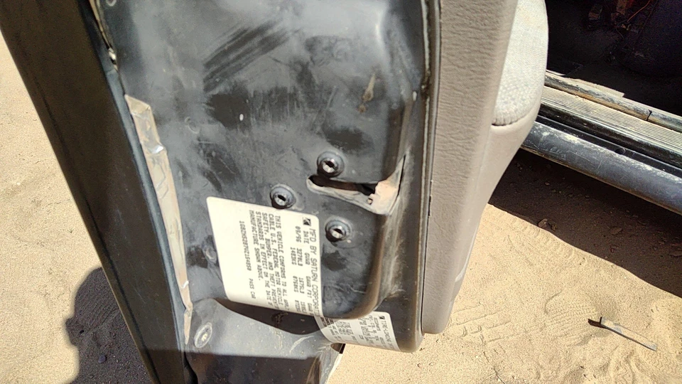 Pestillo de puerta delantera izquierda Saturn Sl1 1996-2002 conductor con varillas/cables OEM 21170769 Foto 3 de 4