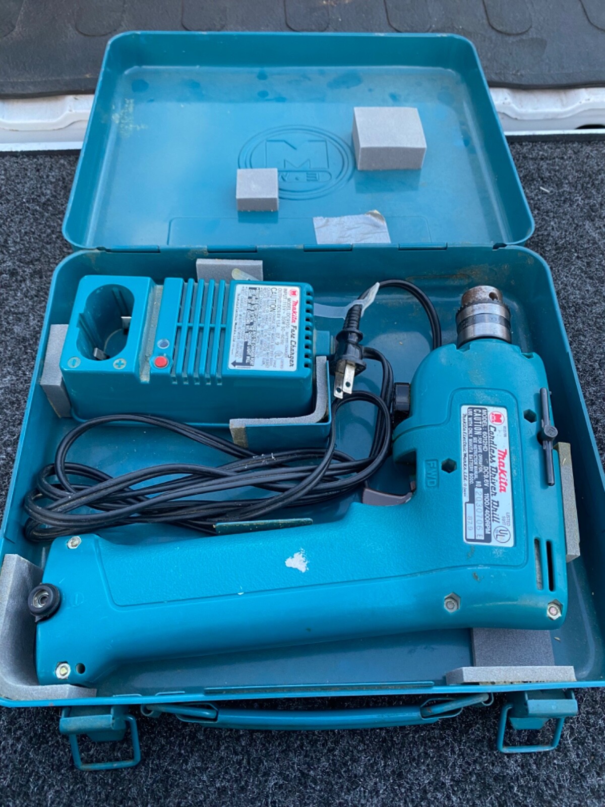 Vintage Makita 6012HD Cordless Driver Drill w/ Charger, and Metal