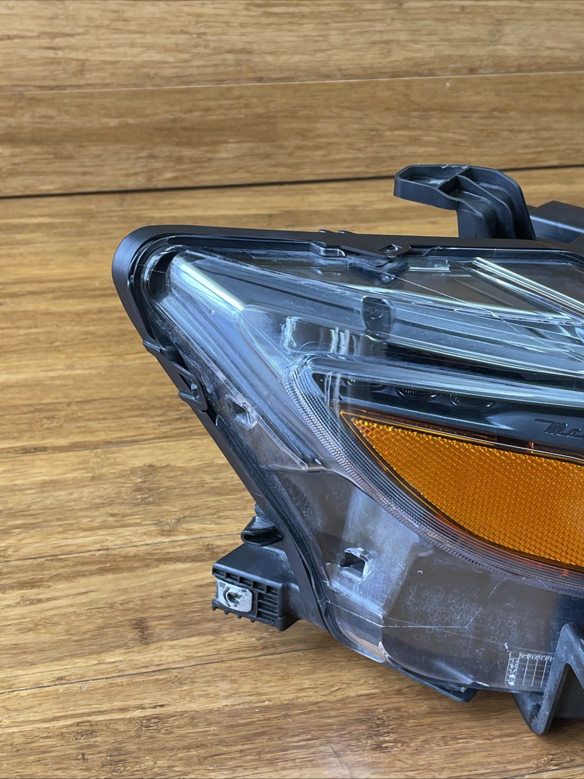 2017-202 Maserati Levante M161 Front Right Xenon Headlight Lamp Assembly OEM