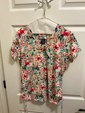 Island Collection Stella Parker Women's M Floral Print Scrub Top Short Sleeve