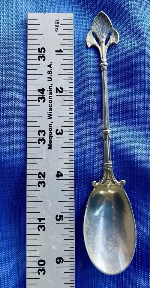 "Cuchara de helado Gorham Lotus - 61/8"" renacimiento egipcio 1865 antigua de Gorham" Foto 3 de 4