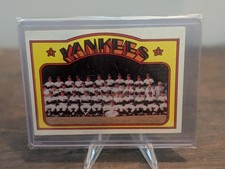 1972 Topps New York Yankees #237.