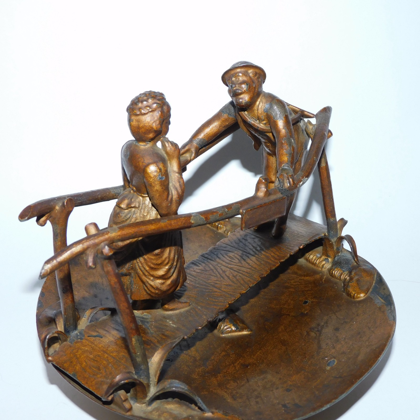 MAN & WOMAN ON BRIDGE MIDDLETOWN PLATE CO. QUADRUPLE PLATE 225 HARD WHITE METAL