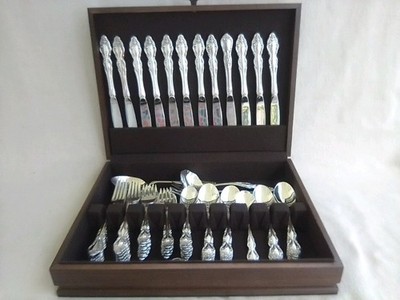 NEW 1881 Rogers Oneida Vintage Silver Plate Baroque Rose Flatware Set For 12