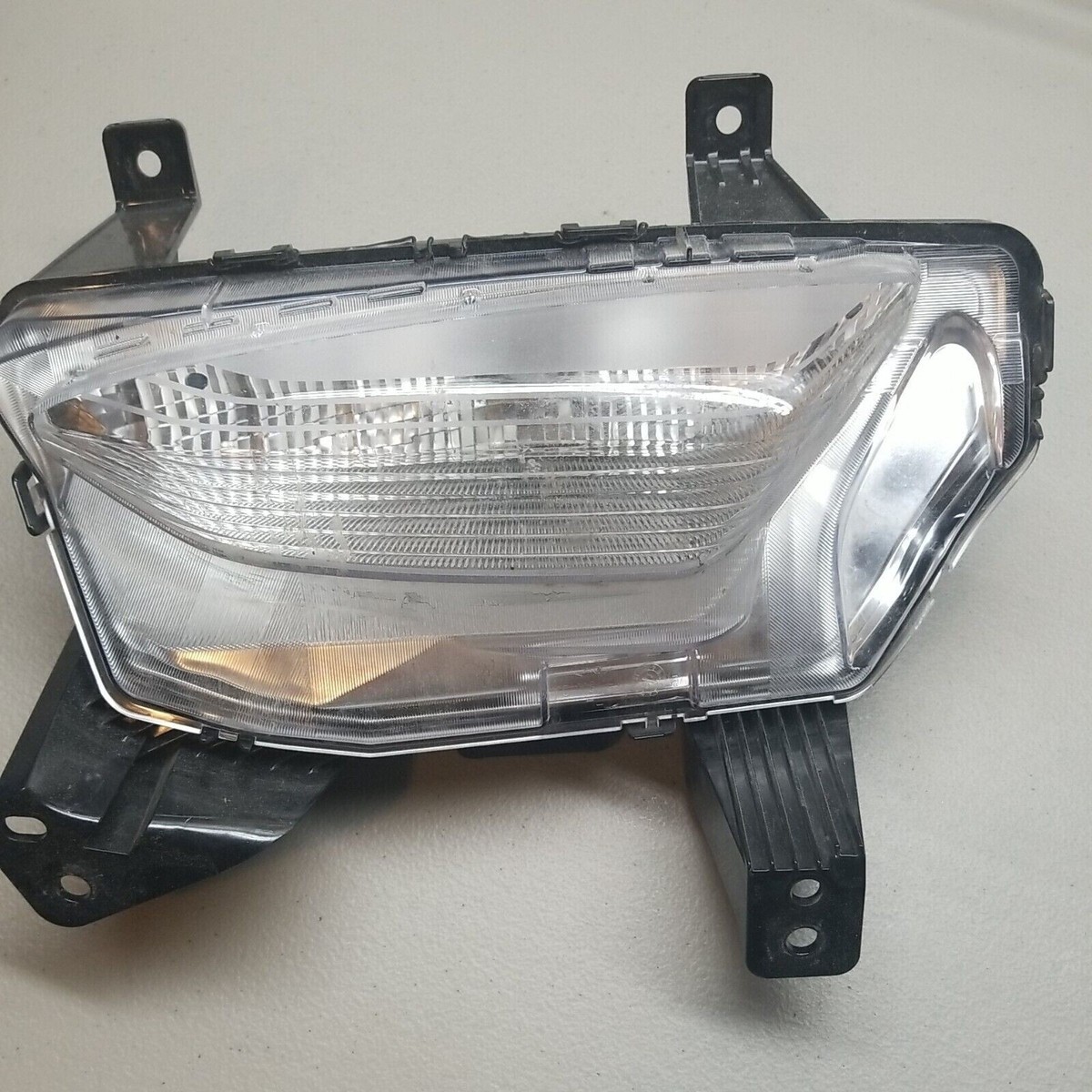 Turn Signal Light for 22-22 Chevrolet Equinox Front Halogen Left 85107675 Turn Signal Light for 22-22 Chevrolet Equinox Front Halogen Left 85107675