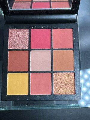 Huda Beauty~ Coral Obsessions Eyeshadow Palette ~  BNIB