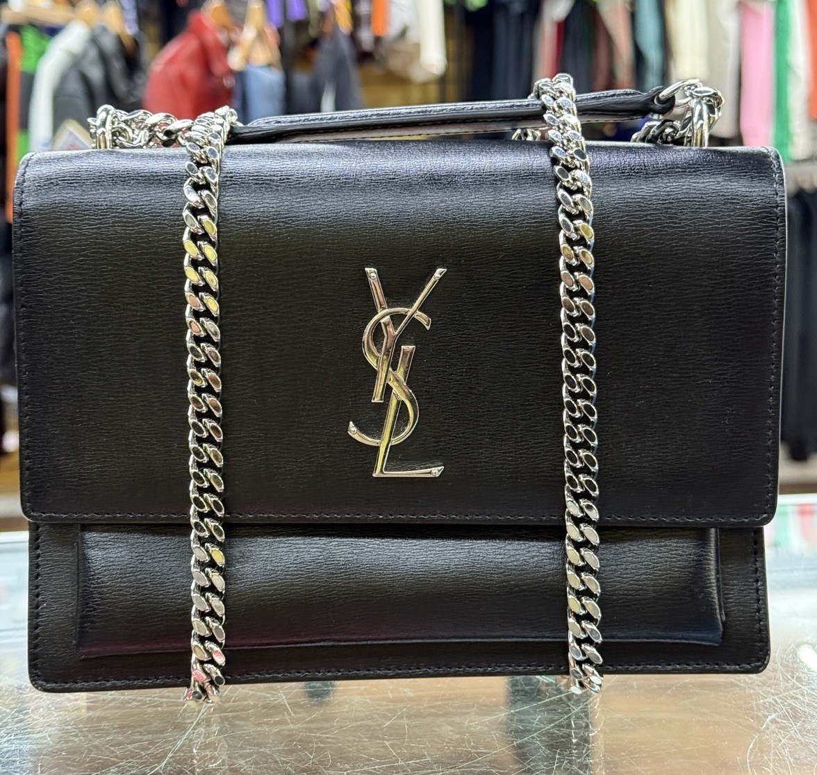 Borsa a tracolla Yves Saint Laurent in pelle nera media al tramonto